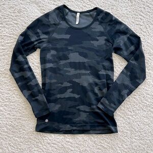 Athleta camo long sleeve tee